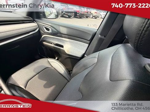 Used 2024 Jeep Compass Latitude AWD/4WD image 11