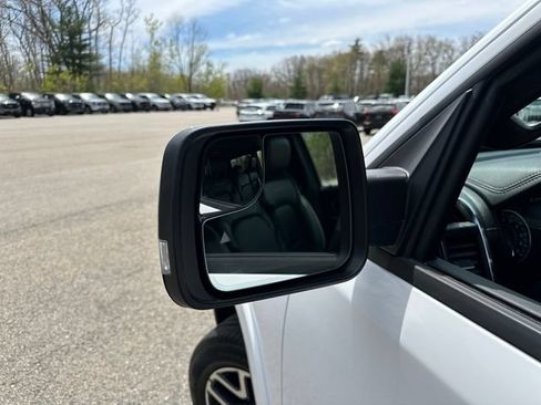 Used 2025 RAM 1500 Laramie AWD/4WD image 15