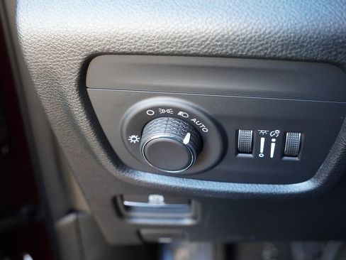 Certified 2025 Jeep Grand Cherokee Altitude image 23