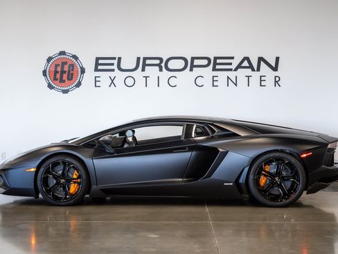 Used 2012 Lamborghini Aventador LP 700-4 AWD/4WD image 9