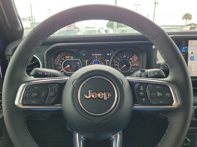 New 2026 Jeep Wrangler Unlimited Sahara w/ Safety Group AWD/4WD image 15