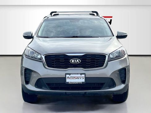 Used 2019 Kia Sorento LX w/ LX Convenience Package image 2