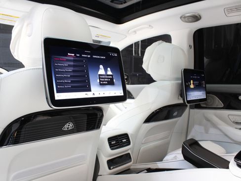 Used 2025 Mercedes-Benz Maybach GLS 600 4MATIC image 33