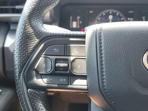 Certified 2025 Toyota Tacoma SR5 AWD/4WD image 20