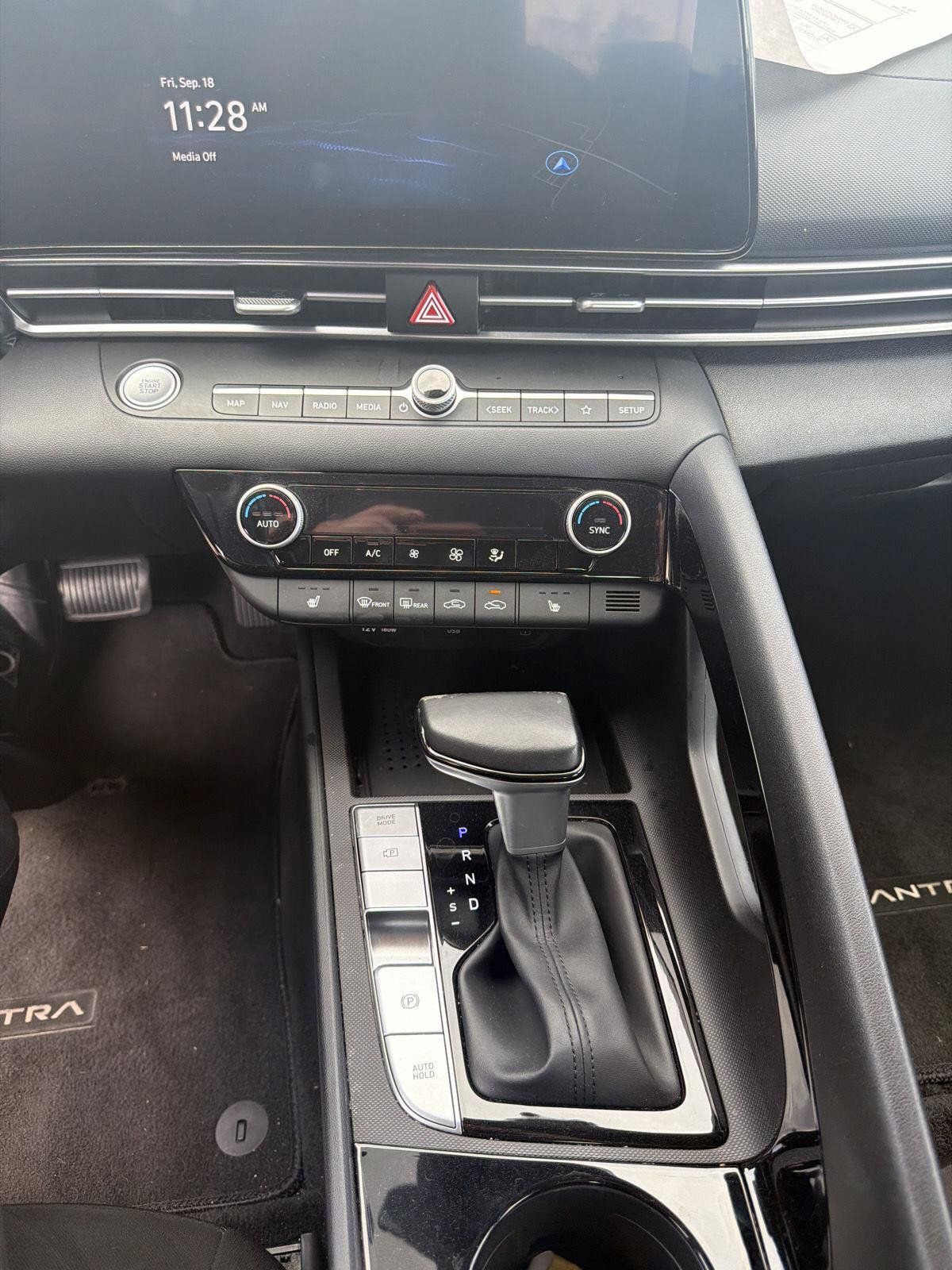 Certified 2023 Hyundai Elantra SEL w/ Convenience Package FWD image 16