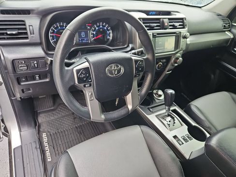 Used 2019 Toyota 4Runner SR5 Premium AWD/4WD image 2