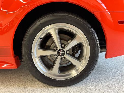 Used 2004 Ford Mustang Mach 1 RWD image 36
