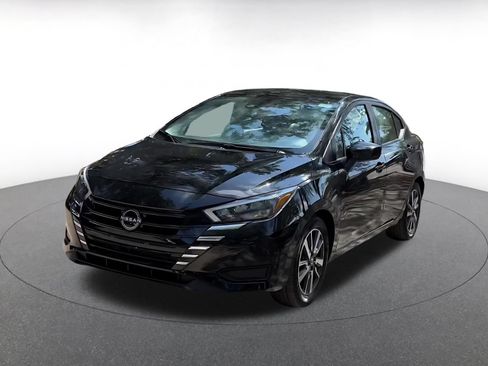 Used 2025 Nissan Versa SV FWD image 7