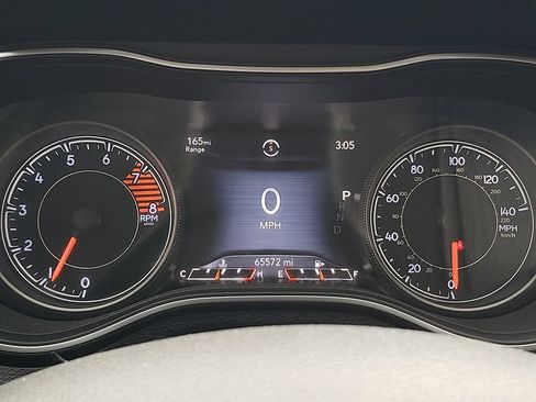 Used 2019 Jeep Cherokee Trailhawk AWD/4WD image 30