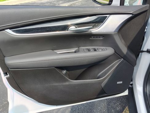 New 2025 Cadillac XT5 Premium Luxury w/ LPO, Floor Liner Package image 11