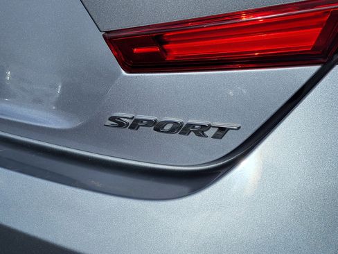 Used 2022 Honda Accord Sport image 12