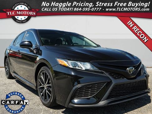 Used 2021 Toyota Camry SE FWD image 1