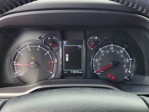 Used 2022 Toyota 4Runner SR5 AWD/4WD image 19