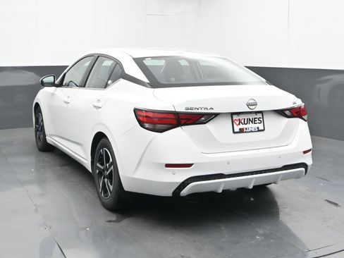 Used 2024 Nissan Sentra SV FWD image 11