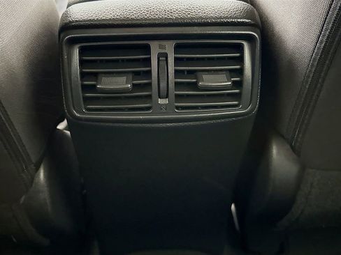 Used 2020 Nissan Rogue SV image 25