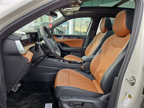 New 2026 Volkswagen Tiguan SEL R-Line image 11