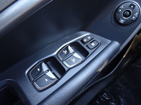 Used 2018 Hyundai Santa Fe Sport w/ 2.4L Value Package 02 FWD image 19