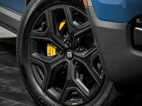 Used 2022 Rivian R1T Adventure image 3