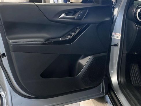 Used 2025 Chevrolet Equinox LT image 9