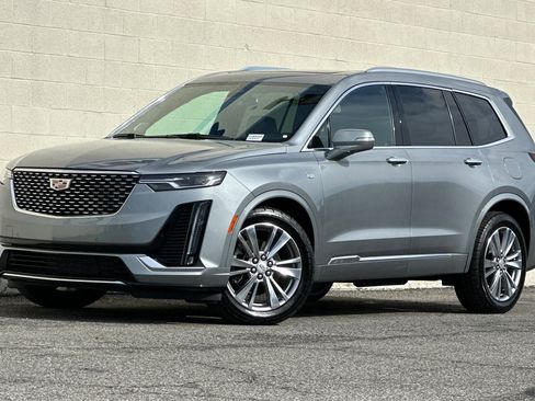 Certified 2024 Cadillac XT6 Premium Luxury image 8