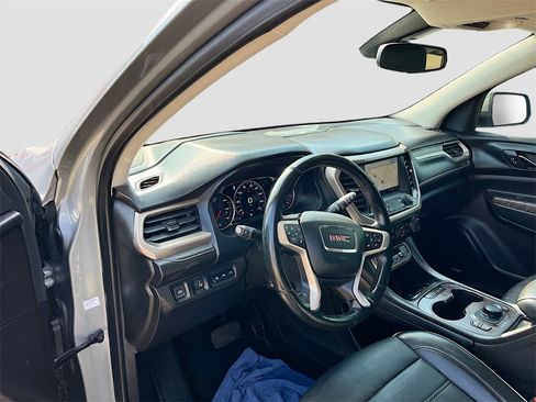 Used 2023 GMC Acadia Denali image 9