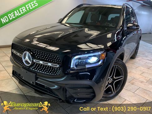 Used 2023 Mercedes-Benz GLB 250 4MATIC w/ AMG Line image 2