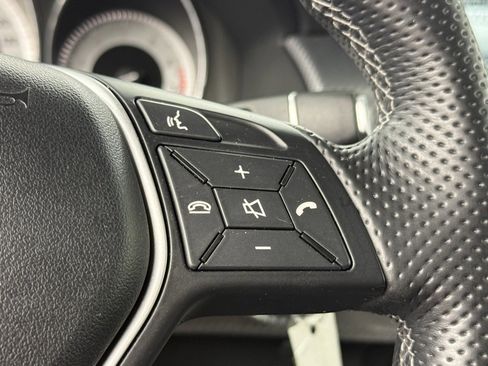 Used 2015 Mercedes-Benz GLK 350 2WD image 24