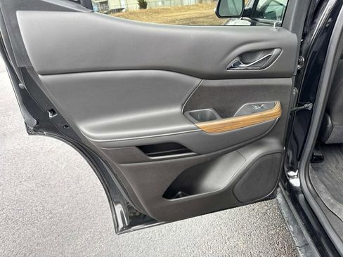 Used 2023 GMC Acadia SLE w/ Driver Convenience Package image 15