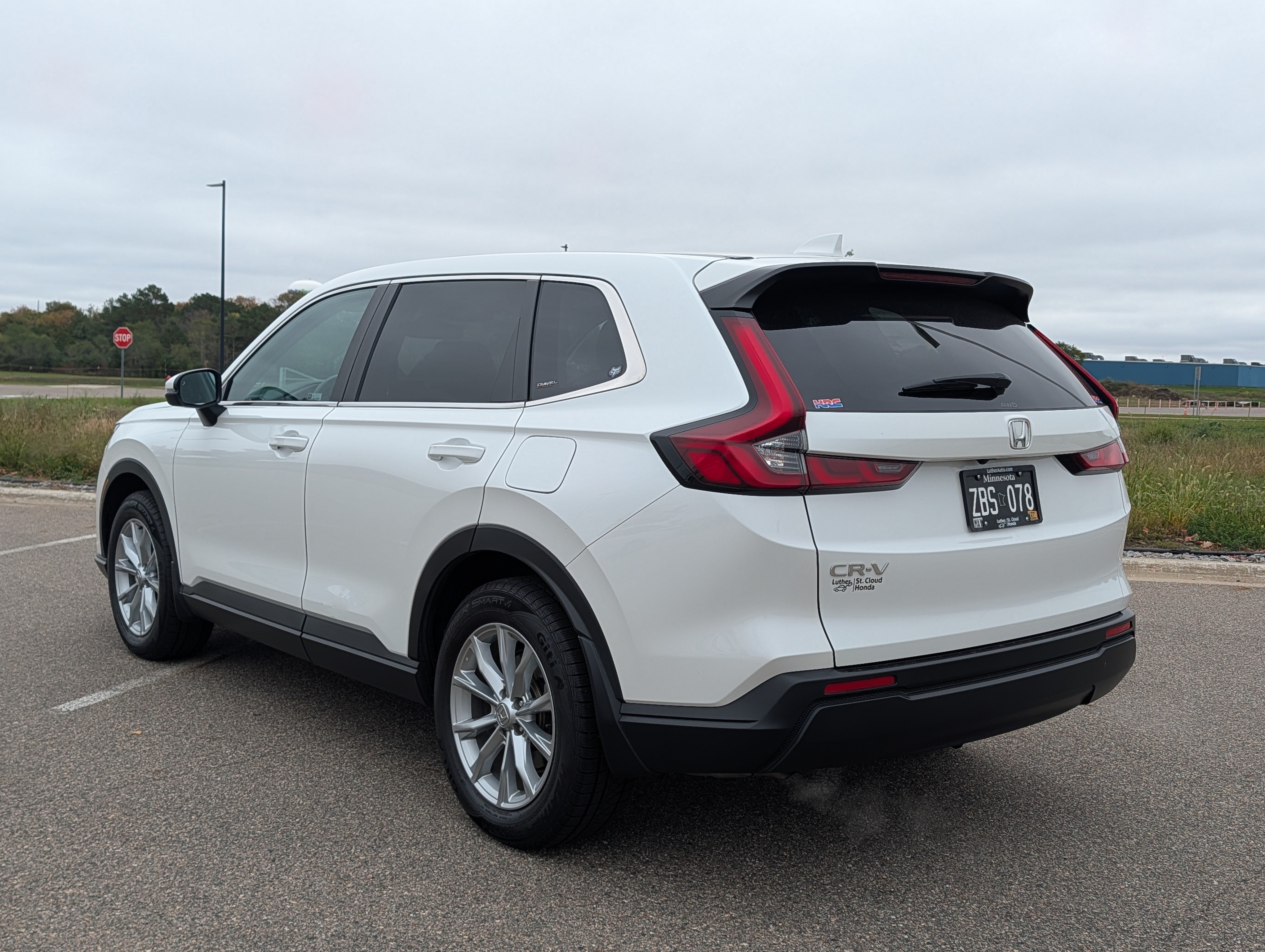 Used 2024 Honda CR-V EX image 3