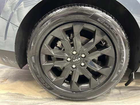 Used 2022 Kia Carnival SX Prestige image 22