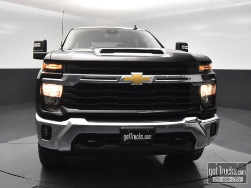 Used 2024 Chevrolet Silverado 2500 LT AWD/4WD image 51