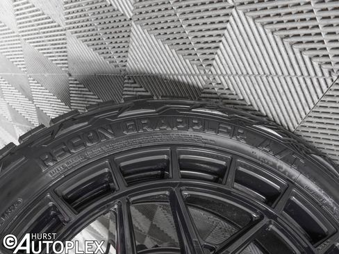 Used 2026 Cadillac Escalade Luxury w/ LPO, Floor Liner Package image 38