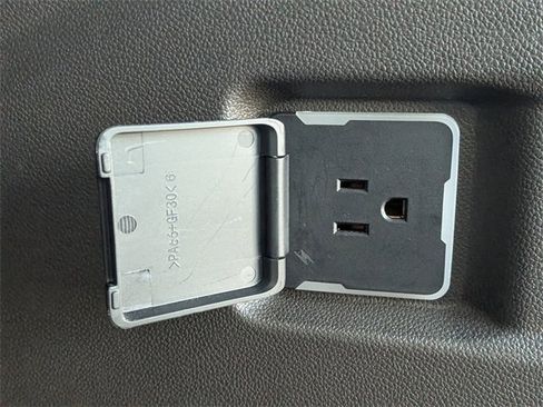 Used 2025 Chevrolet Tahoe LT image 14