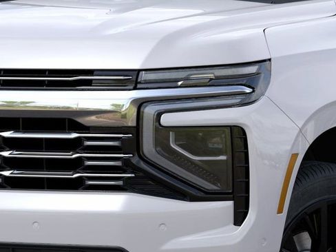 New 2025 Chevrolet Suburban Premier image 10