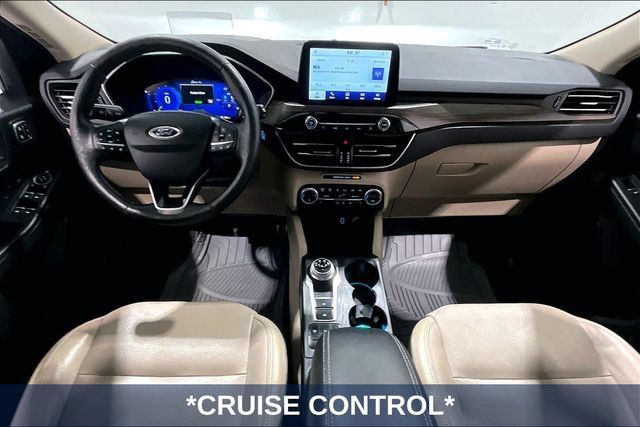Used 2020 Ford Escape Titanium w/ Titanium Premium Package 2.0 AWD/4WD image 10