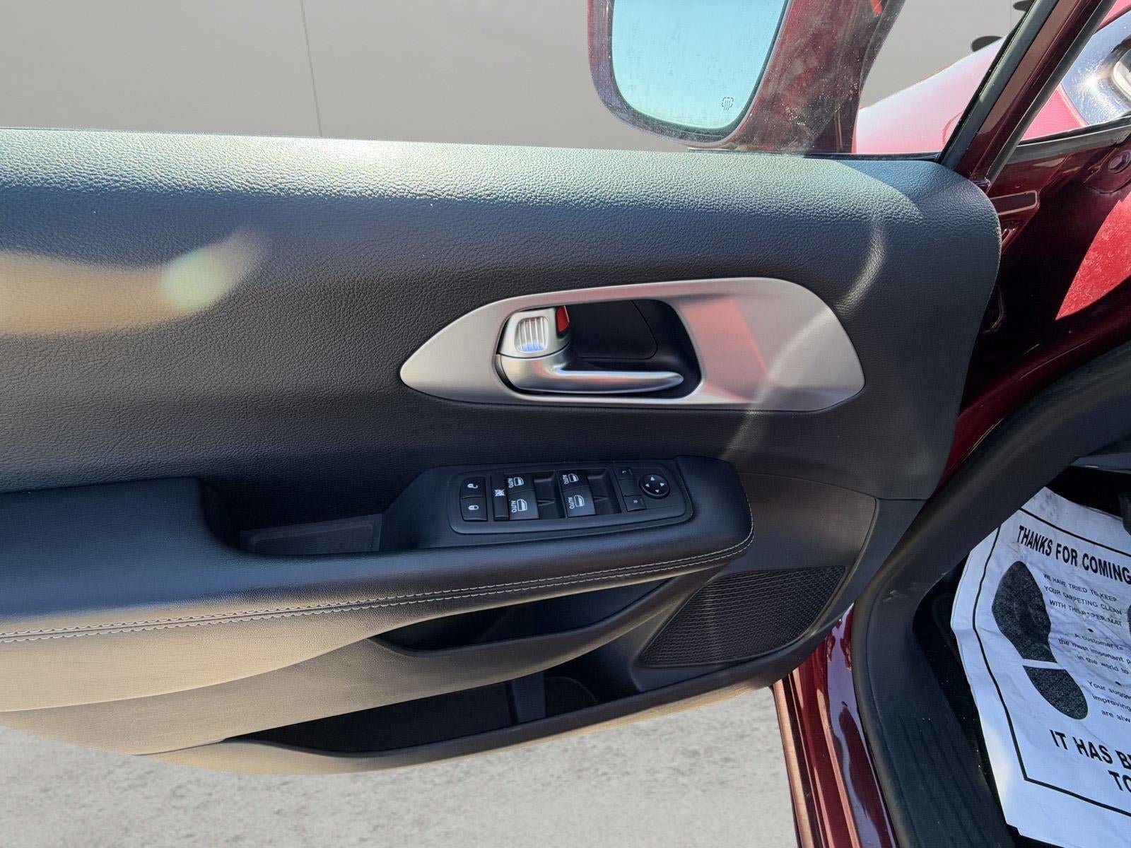 Used 2018 Chrysler Pacifica Touring-L Plus w/ Advanced Safetytec Group FWD image 9