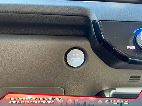 Used 2025 Kia Carnival SX image 30