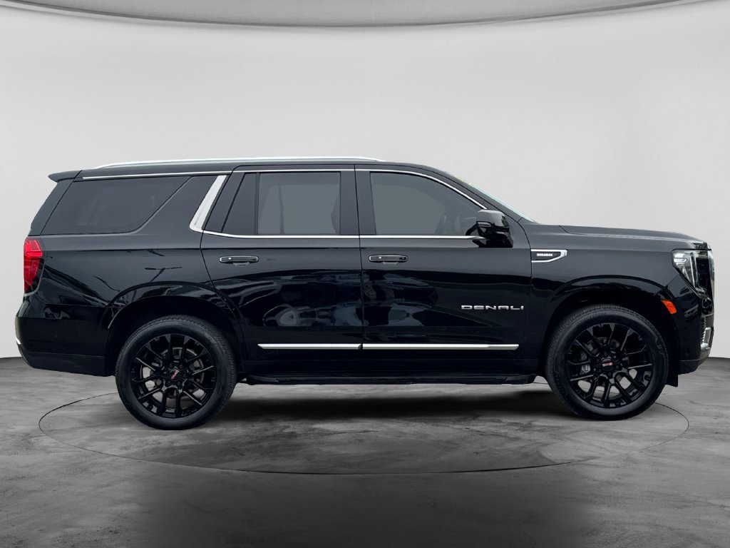 Used 2024 GMC Yukon Denali w/ Advanced Technology Package AWD/4WD image 10