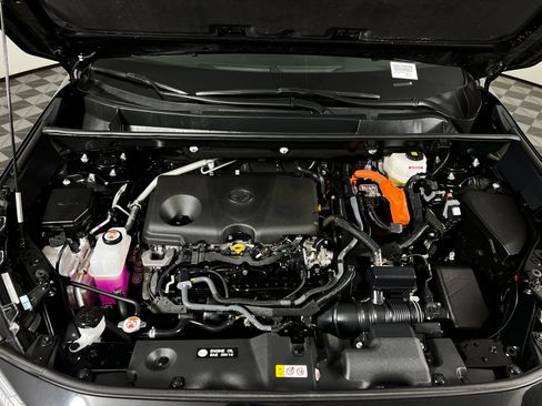 Certified 2025 Toyota RAV4 XLE AWD/4WD image 9