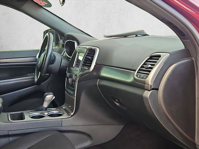 Used 2018 Jeep Grand Cherokee Laredo RWD image 23