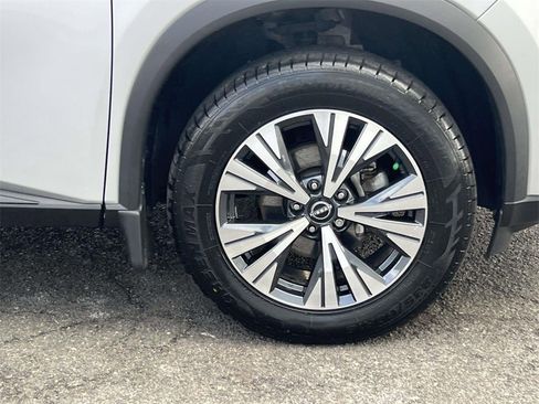 Certified 2023 Nissan Rogue SV image 7