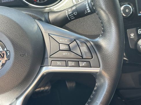 Used 2021 Nissan Rogue Sport SV image 27