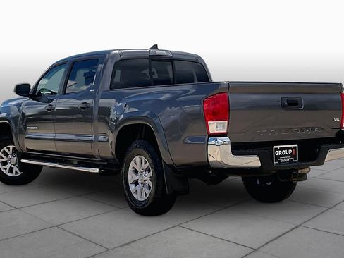 Used 2017 Toyota Tacoma SR5 w/ Tow Package RWD image 11