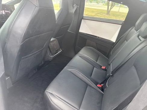 Used 2024 Tesla Cybertruck AWD Crew Cab image 18