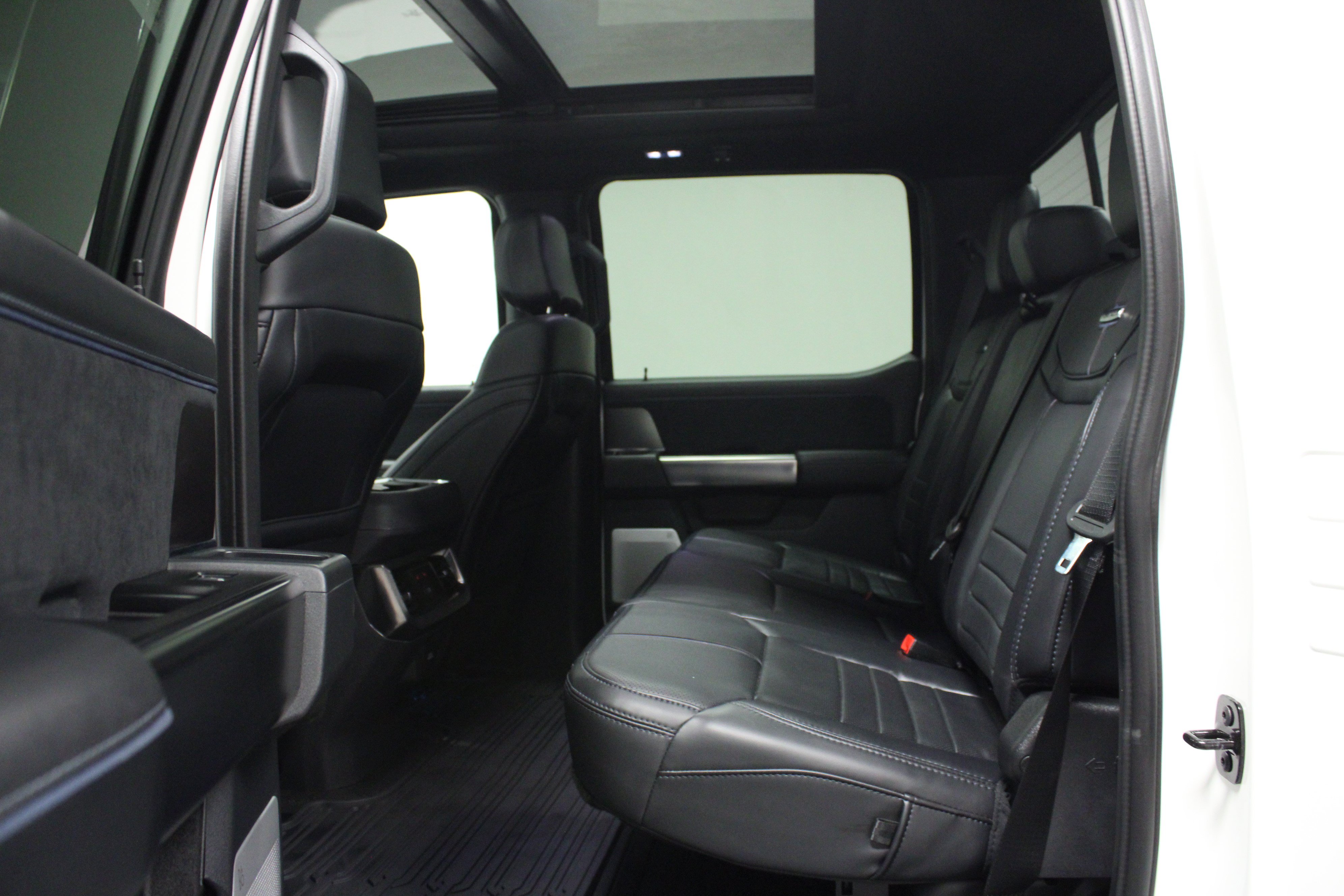 Used 2026 Ford F250 Platinum AWD/4WD image 13