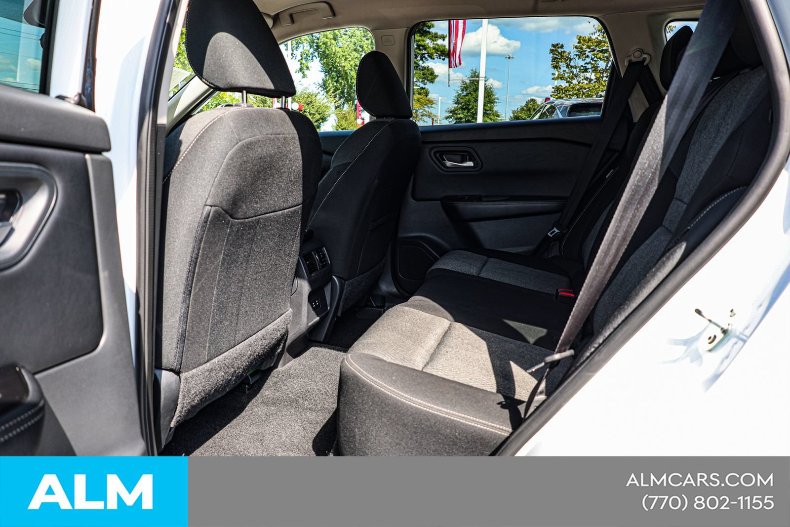 Used 2025 Nissan Rogue SV FWD image 18
