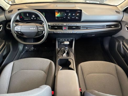 Used 2025 Kia K4 FWD image 32