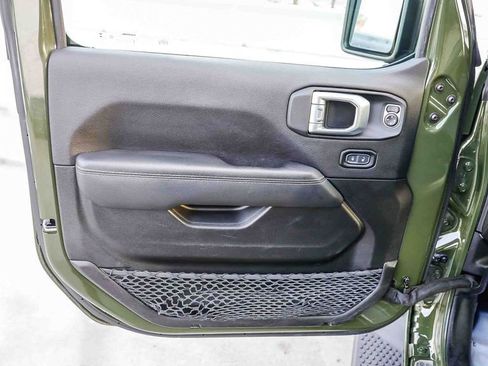 Used 2023 Jeep Wrangler Unlimited Sahara w/ Cold Weather Group AWD/4WD image 25