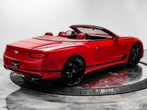 Used 2022 Bentley Continental GT image 18