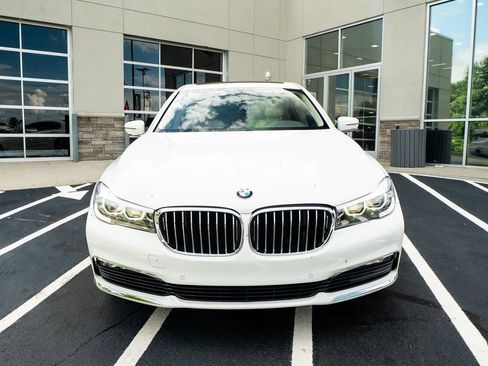 Used 2018 BMW 740i RWD image 3